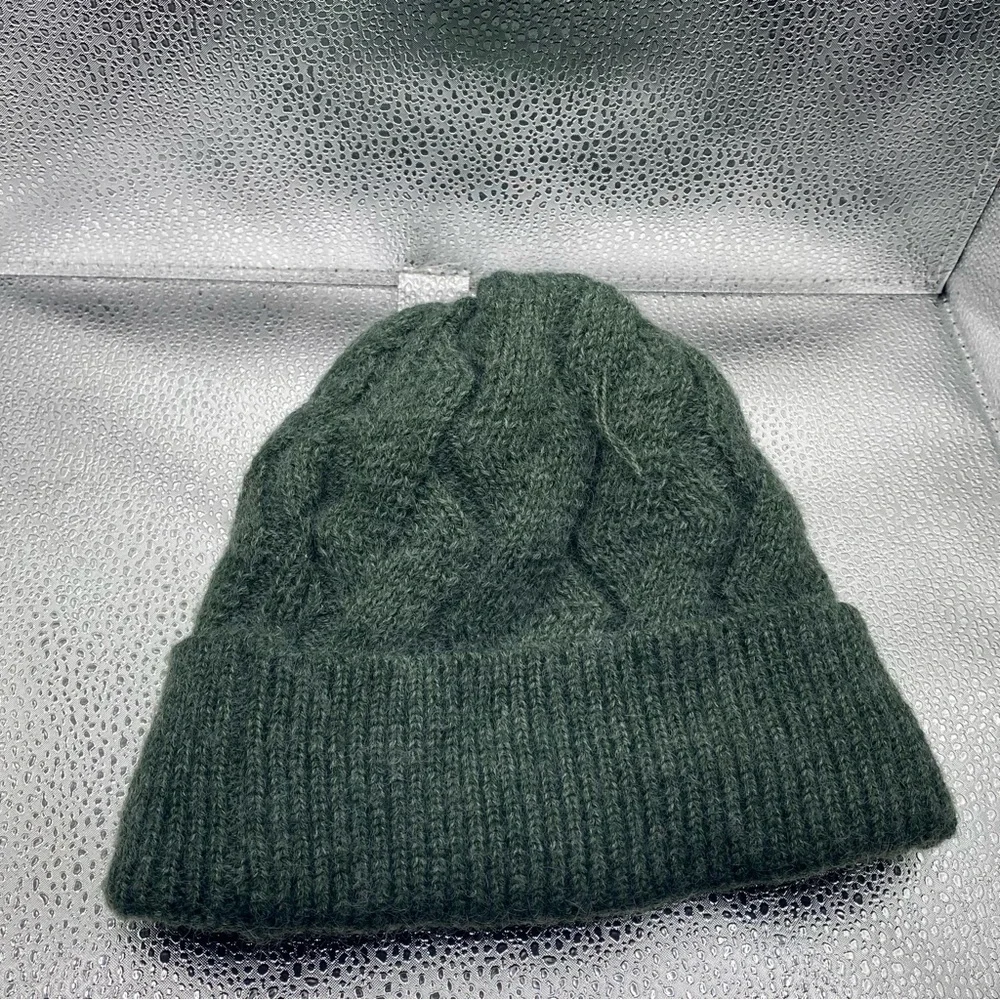 Mainstay Women’s Unique Weave Fuzzy Plush Pom Knit‎ Hat Green